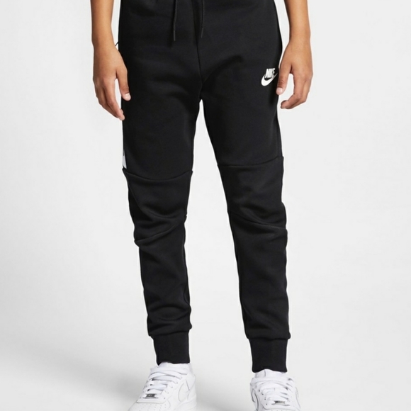 NWT nike big kids tech fleece joggers black - Picture 6 of 7